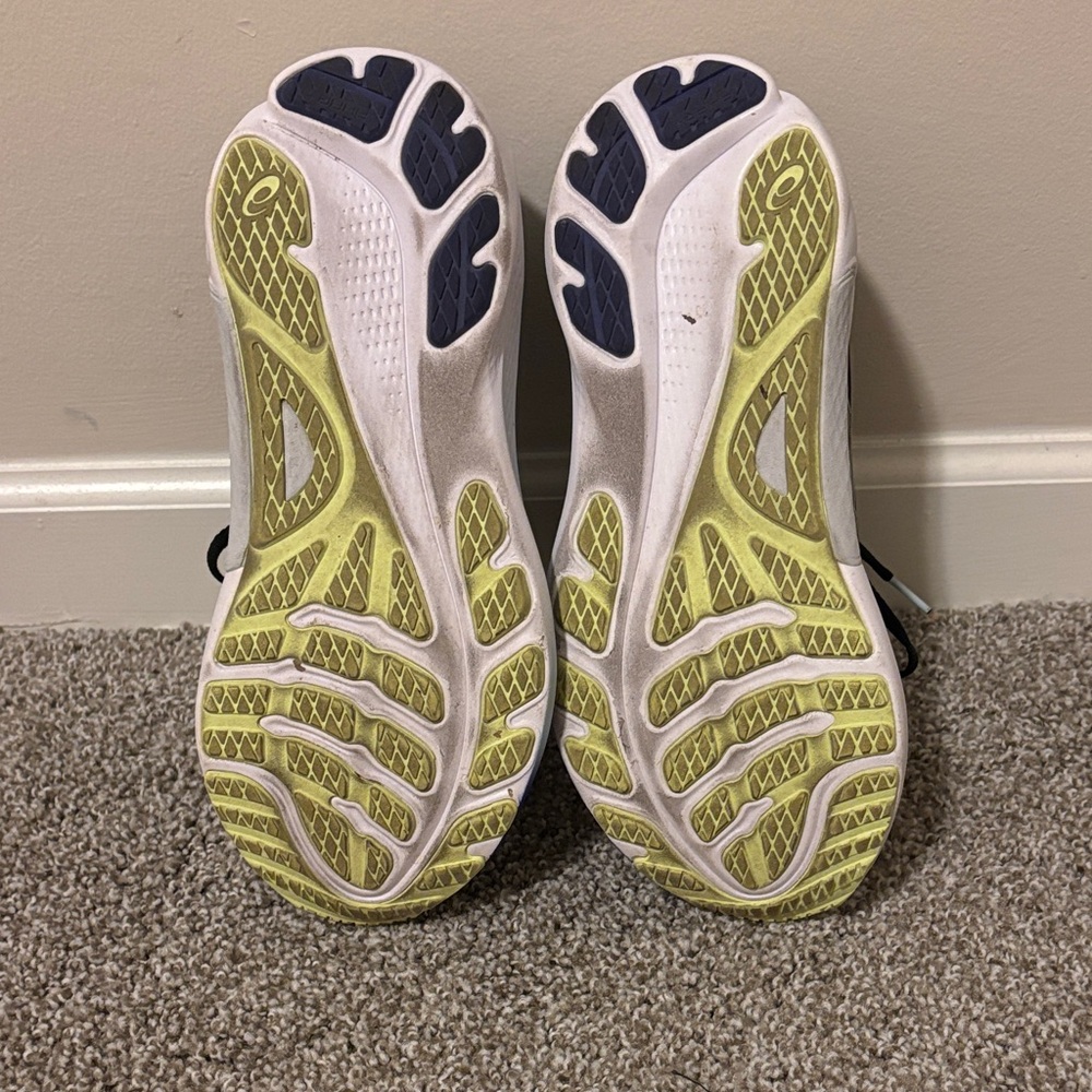Asics Gel- Kayano 30 (Women’s 9.5) excellent condition!!🤩 - Picture 5 of 5